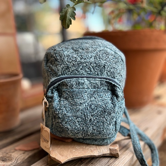 Blue Vine Print Backpack Fabric NWT - Picture 5 of 17